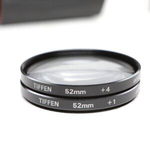 Tiffen 52mm Close Up Lens Filters +1 +4 Macro Photography Made in Japan Case